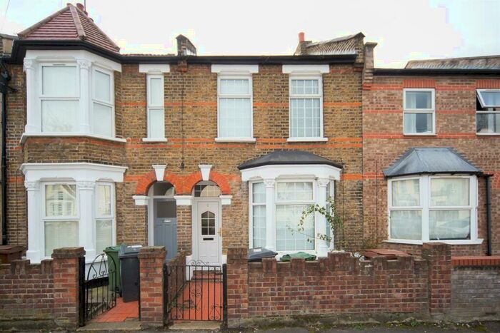 3 Bedroom Terraced House To Rent In York Road, Walthamstow, E17