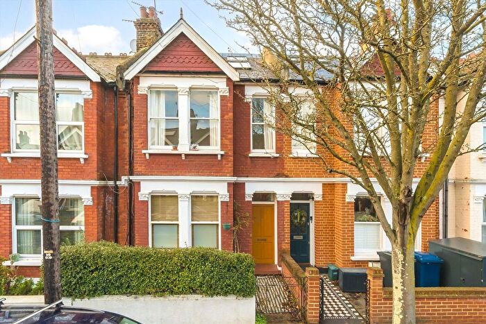 2 Bedroom Flat For Sale In Ivy Crescent, Chiswick, W4