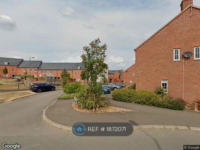 3 Bedroom Terraced House To Rent In Needlepin Way, Buckingham, MK18