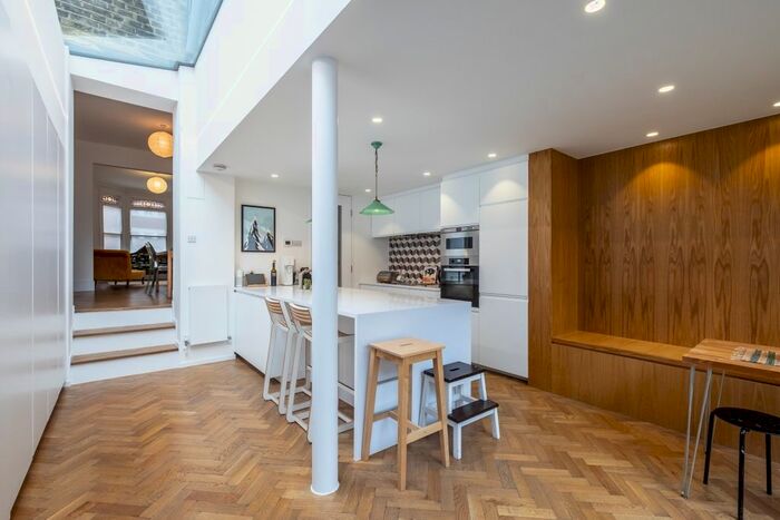 4 Bedroom Flat To Rent In Calabria Road, London, N5