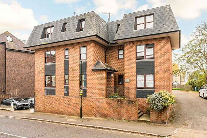 2 Bedroom Flat To Rent In Station Road, Hampton, TW12