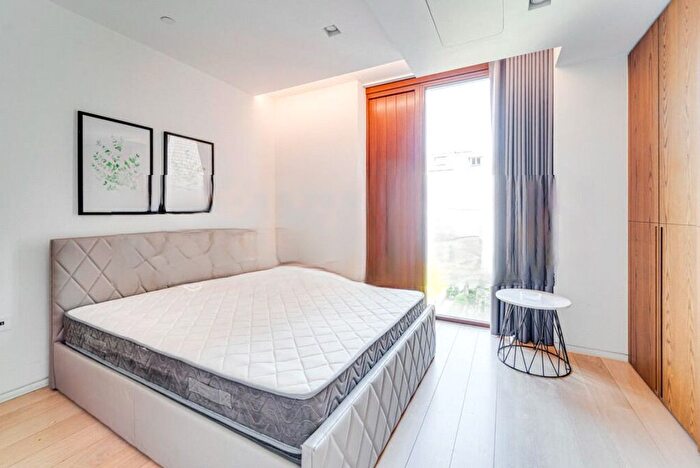 1 Bedroom Flat To Rent In Dominion House, Bartholomew Close, Barbican, London, EC1A