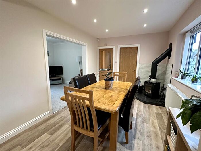 5 Bedroom Detached House For Sale In Holly Grove, Gilberdyke, HU15
