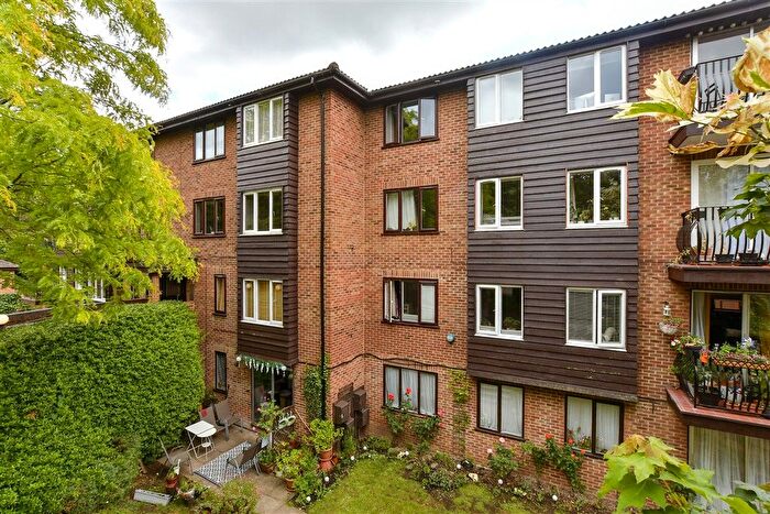 1 Bedroom Flat For Sale In Steep Hill, Croydon, Surrey, CR0