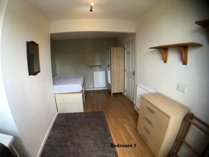 6 Bedroom House To Rent In Kensington Terrace, LS6
