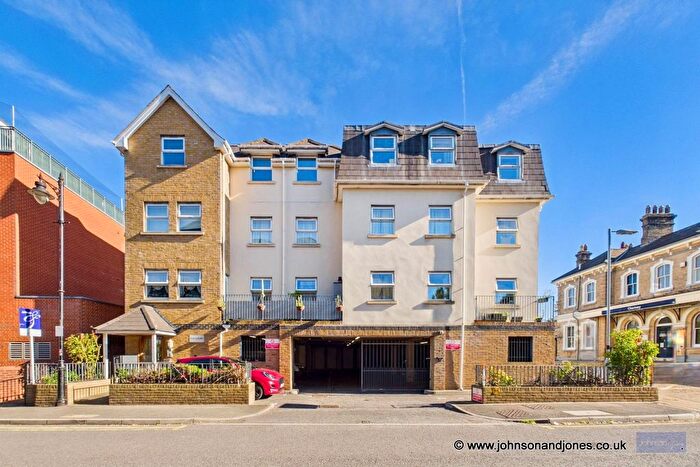 2 Bedroom Flat For Sale In Fox Court, Fox Lane North, KT16