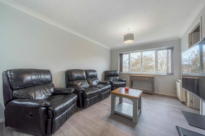 1 Bedroom Flat To Rent In Simmonds Close, Bracknell, Berkshire, RG42