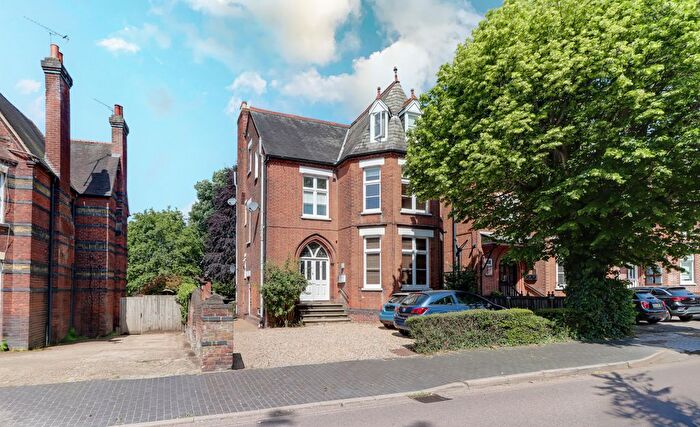 2 Bedroom Flat For Sale In Beaconsfield Road, St Albans, AL1