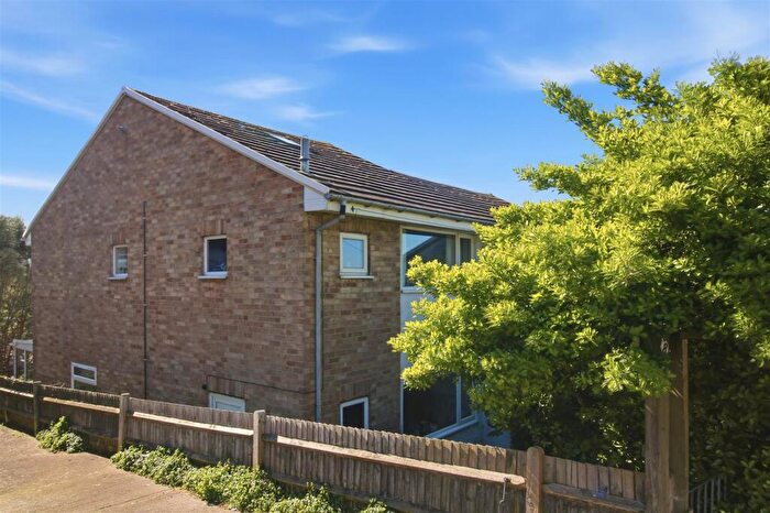 3 Bedroom Semi-Detached House For Sale In Mount Road, Newhaven, BN9