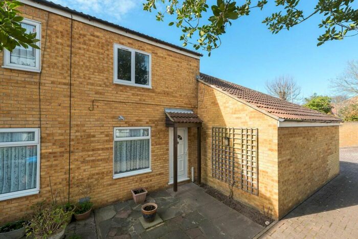 2 Bedroom End Of Terrace House To Rent In Clifton Lawn, Ramsgate, CT11