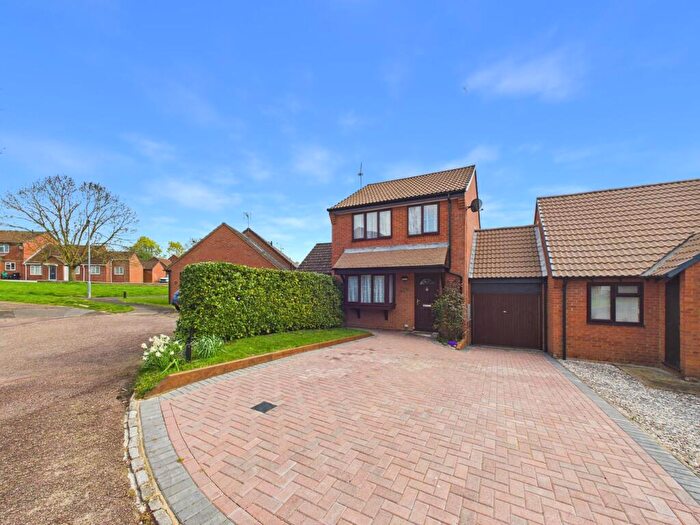3 Bedroom Link Detached House For Sale In Lichfield Close, Lower Earley, Reading, RG6
