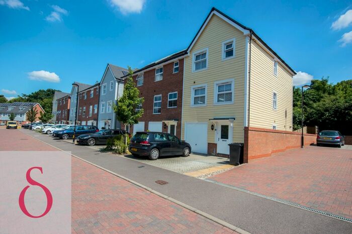 4 Bedroom End Of Terrace House To Rent In Plaxton Way, Ware, SG12