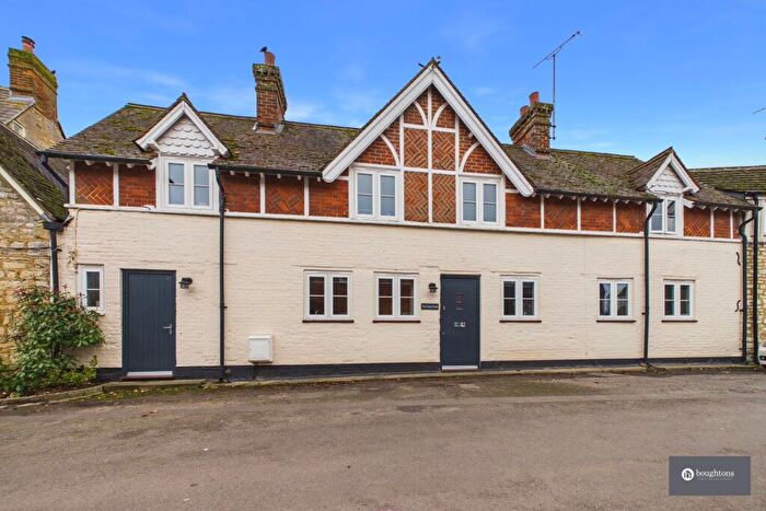 3 Bedroom Cottage For Sale In Mere Road, Finmere, MK18