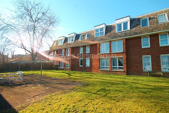 2 Bedroom Flat To Rent In South Lane, KT3