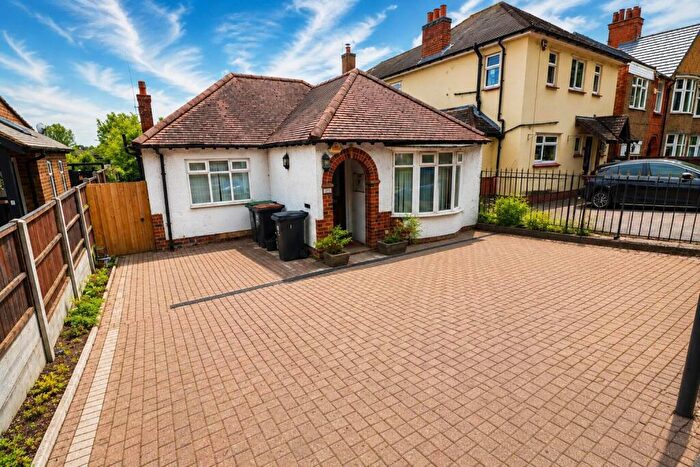 4 Bedroom Detached Bungalow For Sale In Hayway, Rushden, NN10