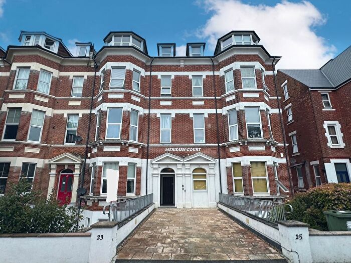 2 Bedroom Flat To Rent In Jevington Gardens, Eastbourne, BN21