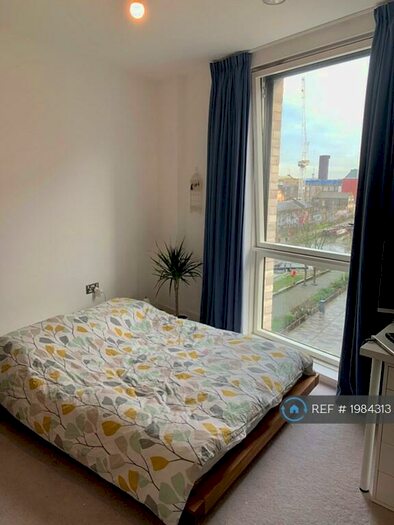 1 Bedroom Flat To Rent In Murdoch Court, London, E3