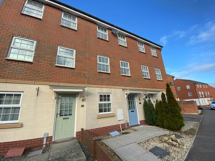 4 Bedroom Terraced House To Rent In Oystermouth Way, Duffryn, Newport, NP10