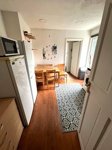 3 Bedroom Flat To Rent In Trinity Road, London, N2