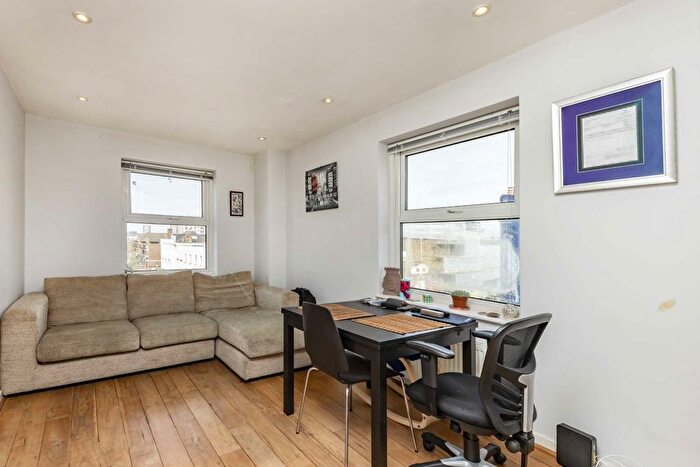 1 Bedroom Flat To Rent In Portobello Road, London, W11