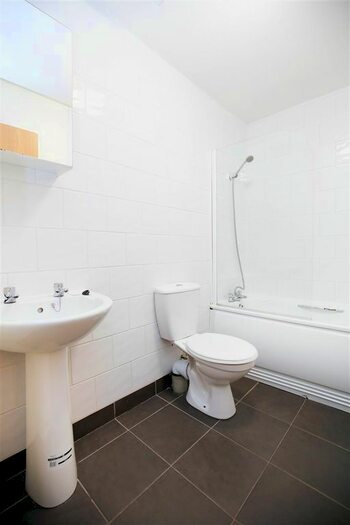 5 Bedroom Terraced House To Rent In Warwick Street, Heaton, Newcastle Upon Tyne, NE6