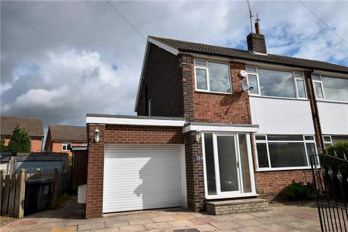 3 Bedroom Semi-Detached House To Rent In Garth Walk, Leeds, West Yorkshire, LS17