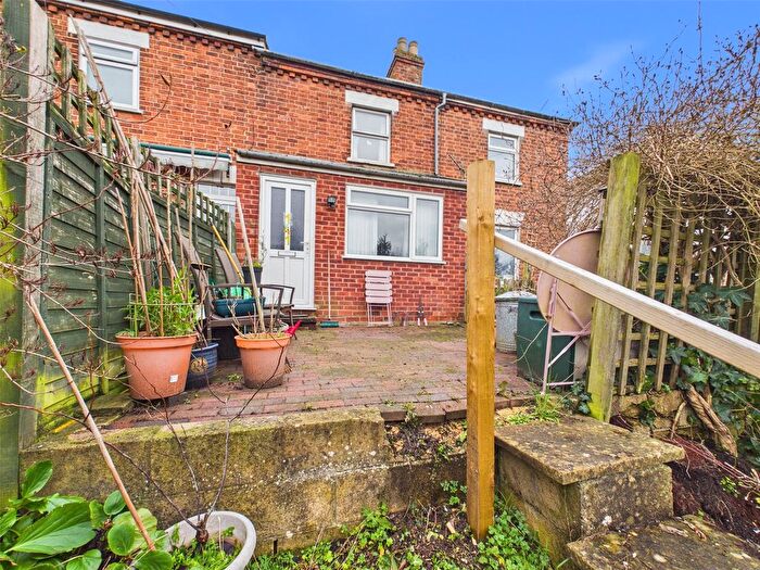 2 Bedroom Terraced House For Sale In Bath Road, Stroud, Gloucestershire, GL5