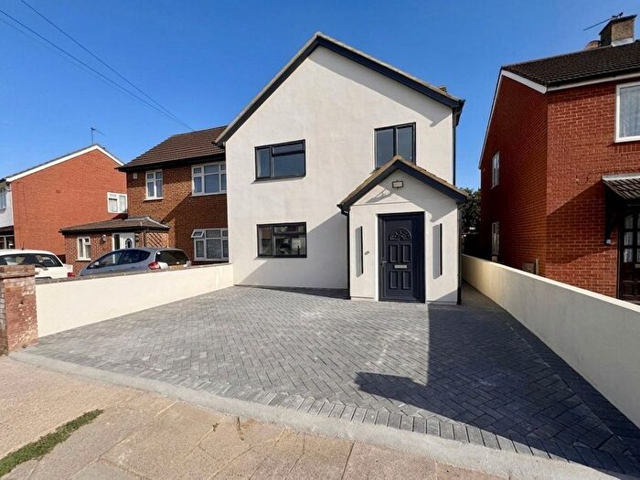5 Bedroom Semi Detached House To Rent In Lela Avenue, Hounslow, TW4