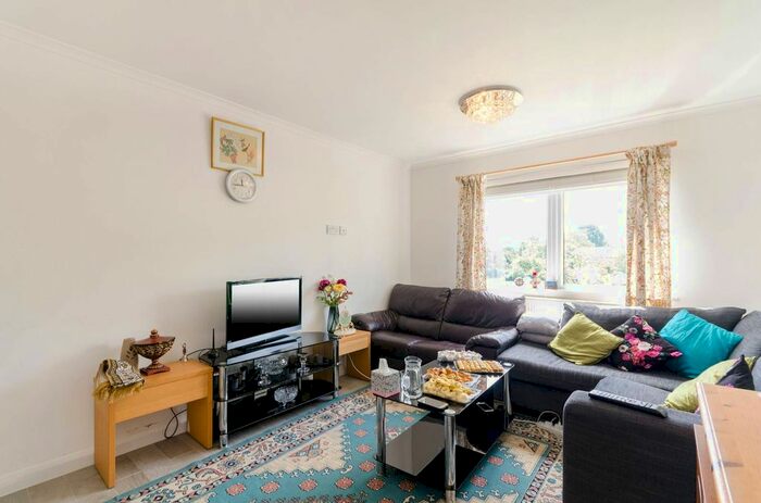 1 Bedroom Flat To Rent In Galsworthy Road, Kingston, Kingston Upon Thames, KT2