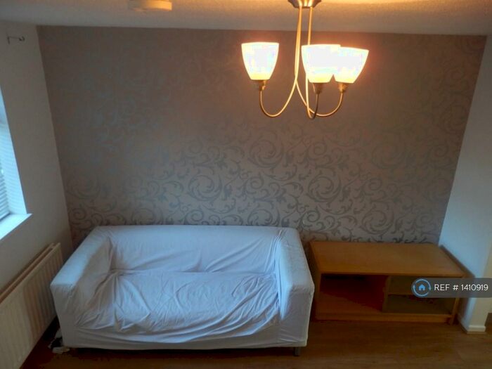 2 Bedroom Terraced House To Rent In Gillies Street, Newcastle Upon Tyne, NE6