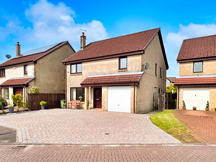 4 Bedroom Detached House For Sale In Sandpiper Road, Lochwinnoch, PA12