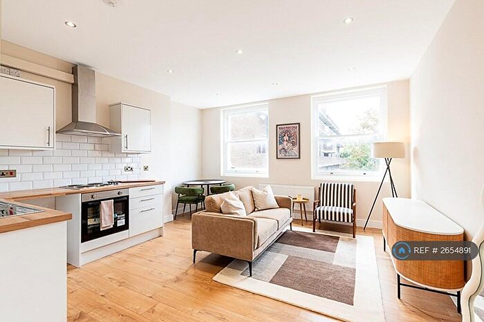 1 Bedroom Flat To Rent In Commercial Road, London, E1