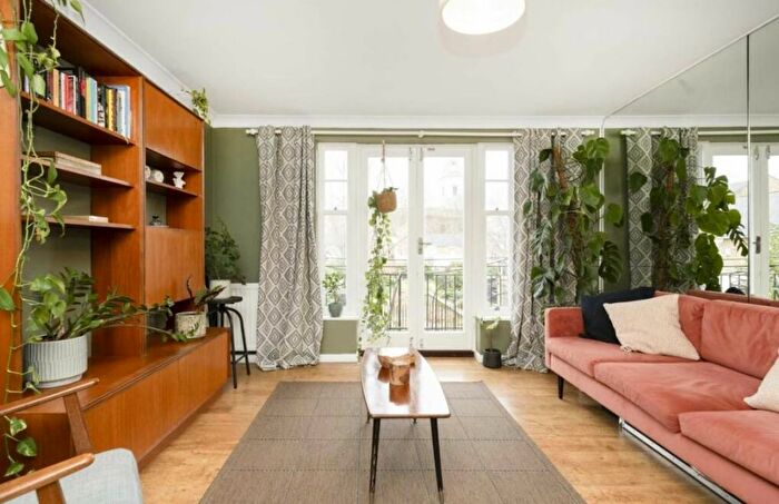 2 Bedroom Flat To Rent In Urswick Road, London, E9