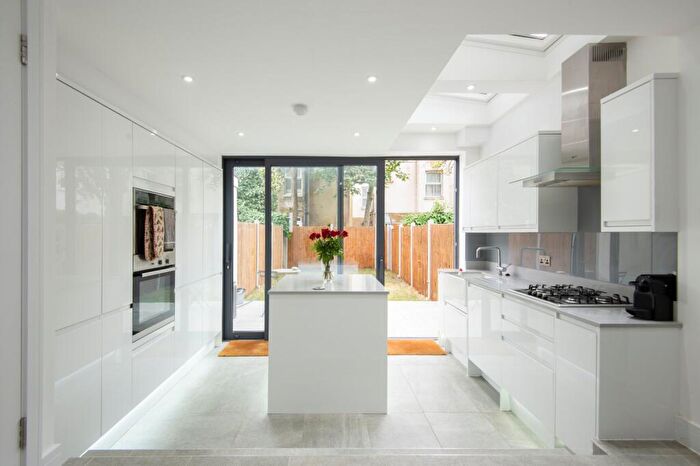 4 Bedroom Terraced House To Rent In Lancaster Road, Walthamstow, E17