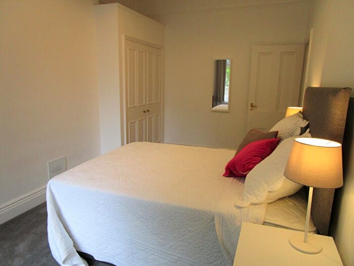 3 Bedroom Flat To Rent In St Johns Road, Clifton, Bristol, BS8