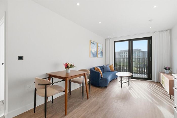 1 Bedroom Apartment To Rent In Belmont Wharf, Glasswater Locks, B4