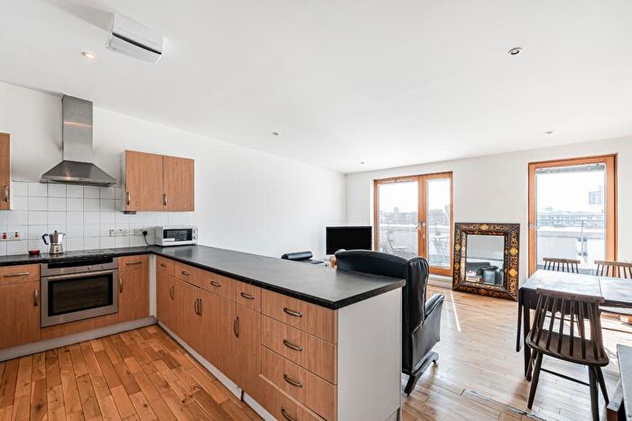 3 Bedroom Apartment For Sale In Timber Wharf, Kingsland Road, London, E2