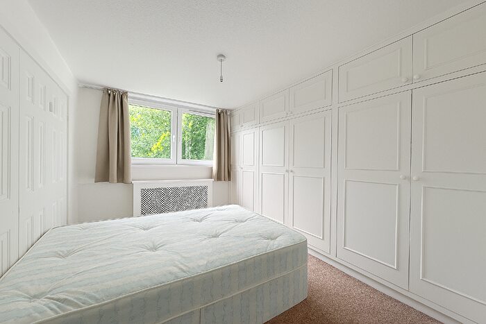 5 Bedroom Apartment To Rent In Battersea Bridge Road, London, SW11
