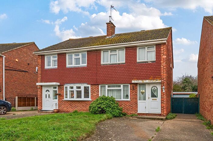 3 Bedroom Semi Detached House For Sale In Barton Road, Sutton At Hone, Dartford, Kent, DA4