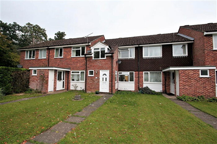 3 Bedroom Semi-Detached House To Rent In Meldrum Close, Newbury, RG14