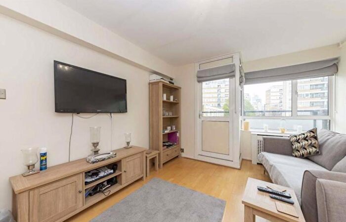 2 Bedroom Apartment To Rent In Townshend Road, St John's Wood, London, NW8