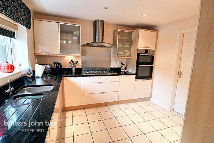 6 Bedroom Detached House For Sale In Oakbrook Close, Stafford, ST16