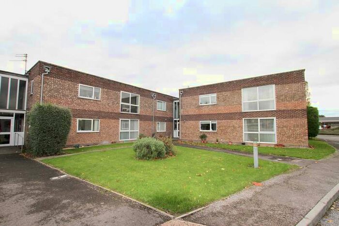 2 Bedroom Property To Rent In Kenn Road, Clevedon, BS21