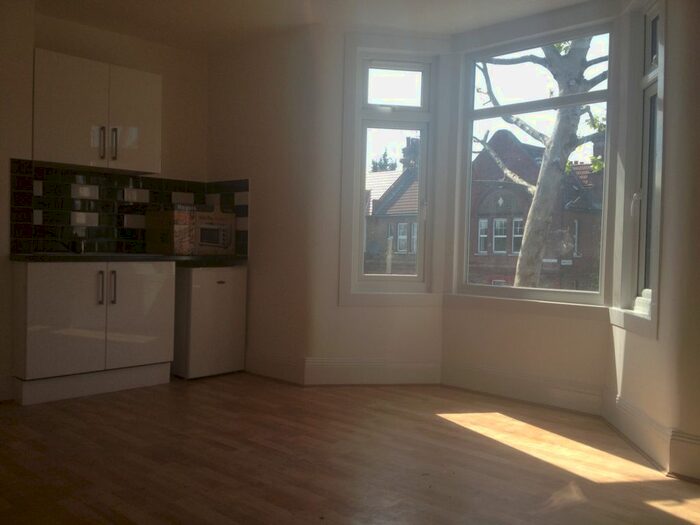 Studio To Rent In Lea Bridge Road, Leyton E10