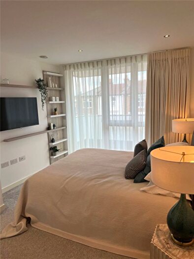 2 Bedroom Flat For Sale In Glenbrook Apartments, Hammersmith, W6