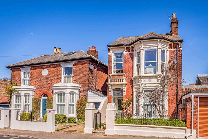 5 Bedroom Detached House For Sale In Hamilton Road, Southsea, PO5