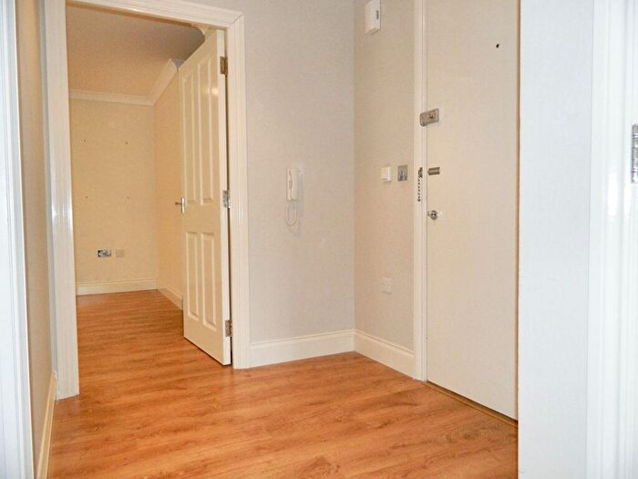 2 Bedroom Apartment To Rent In Elm Grove, Horsham, RH13
