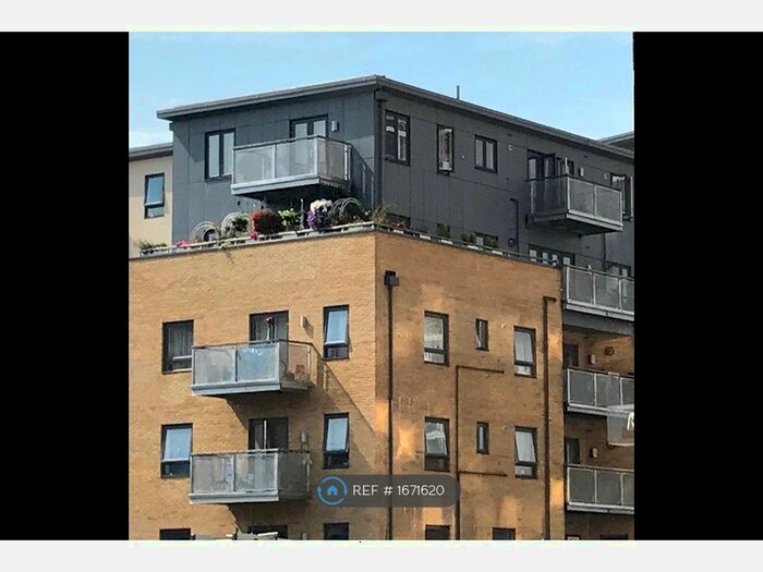 2 Bedroom Flat To Rent In Empire Reach, Chatham Kent, ME4