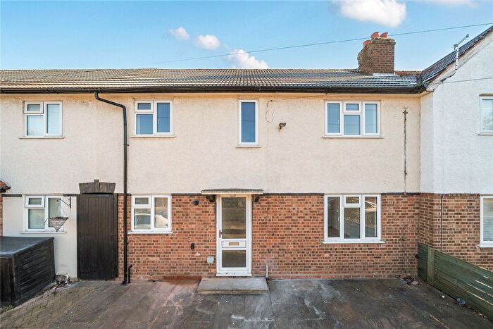3 Bedroom Terraced House For Sale In Holbrook Way, Bromley, BR2