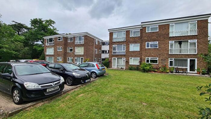 1 Bedroom Flat To Rent In Horley, Surrey, RH6